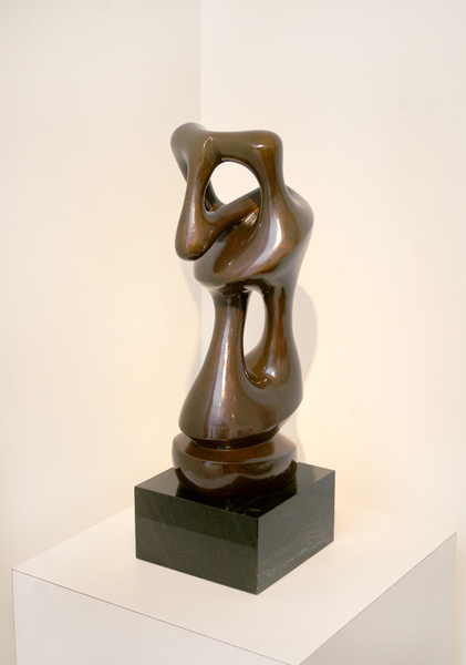AGUSTÍN CÁRDENAS<br>
Rhythmical Moment</br>
<i>(Momento Rítmico)</i>, ca.1975<br>
bronze sculpture (6 of 6)</br>
15 x 5 x 6 1/2 inches<br><br>
This artwork is stamped with the seal of Fonderia Mariani, Pietrasanta, Italy.
Illustrated in <i>IMPORTANT CUBAN ARTWORKS, Volume Thirteen<i/>, page 89.<br><br>